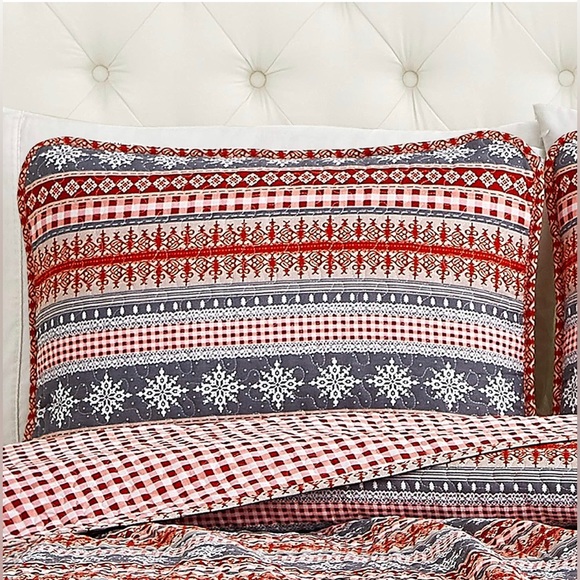 NEW Southshore Fine Linens Queen Christmas Set of Quilt Shams & Matching Pillow - Picture 2 of 7